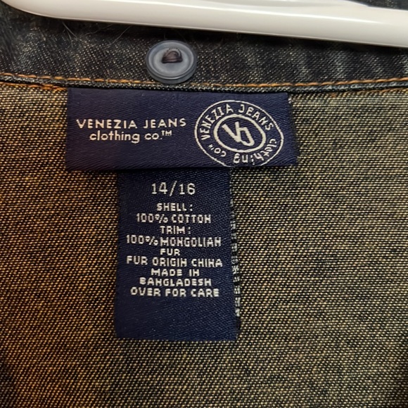 Venezia distressed jean jacket with removable faux fur collar, size 14/16 - Picture 4 of 4